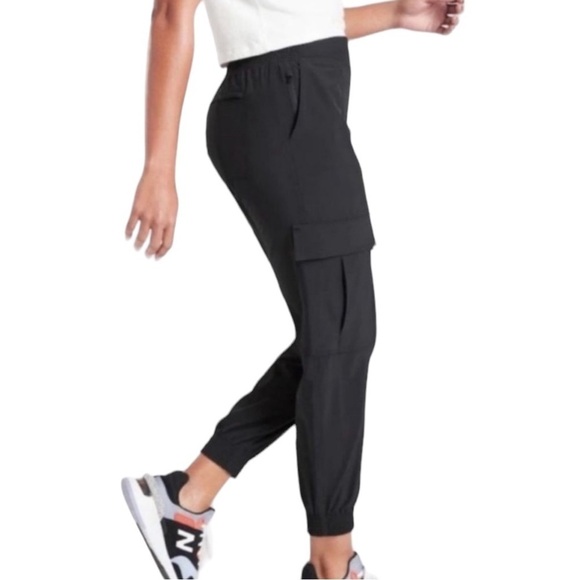 Athleta Chelsea Utility Jogger Pants in Black Size 4 - Picture 1 of 10